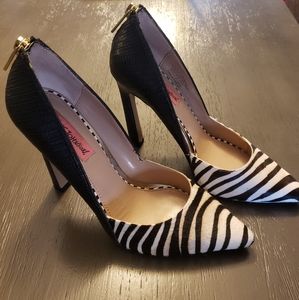 Betsey Johnson Pumps
